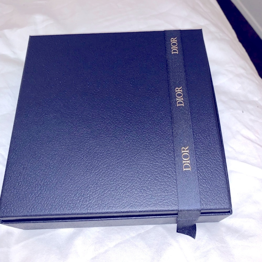 DIOR Keepsake Gift Box - Picture 3 of 5